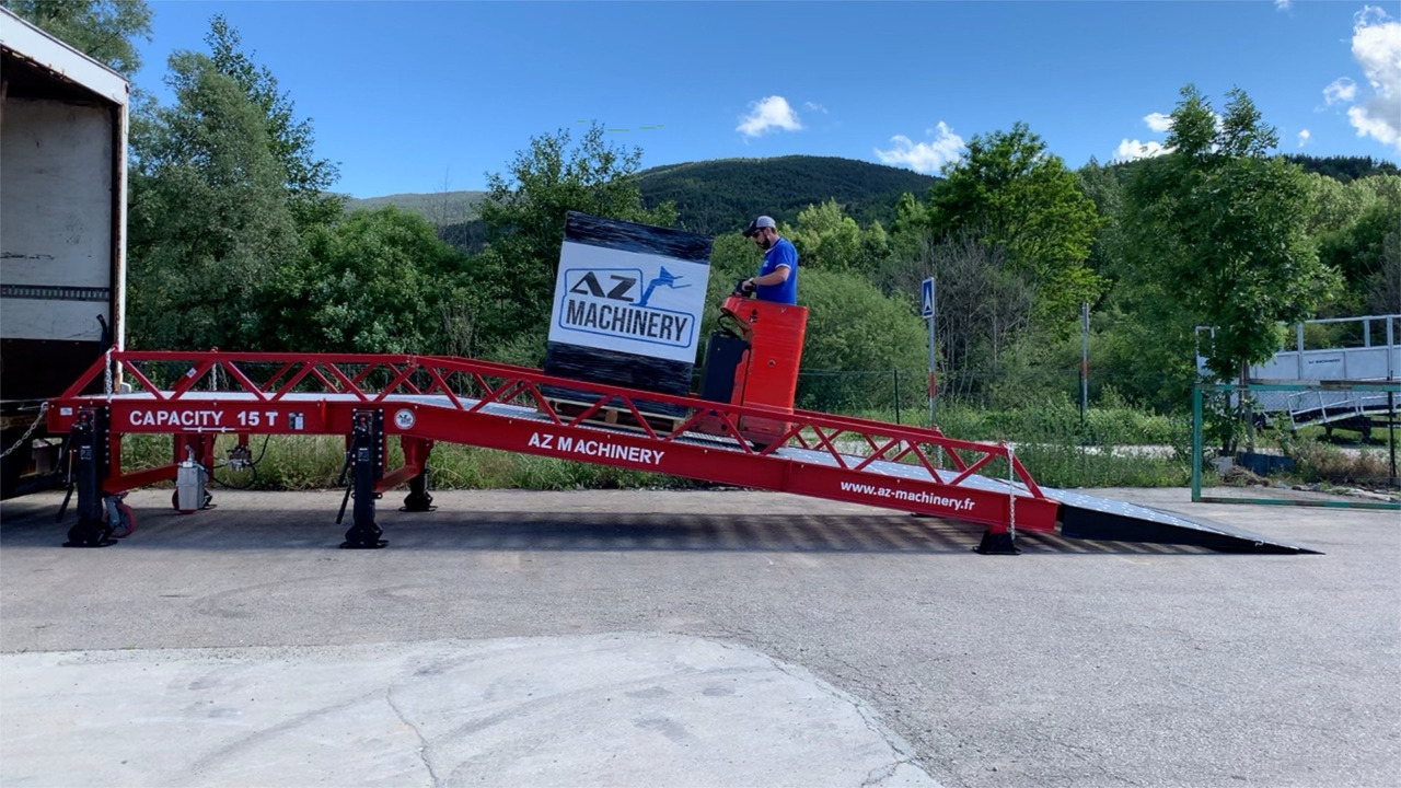 Loading Ramp with with electric tilting bridge - AZ RAMP - STAR- 10T-ZR-E. 10 ton capacity - Товарна рампа: снимка 4 Loading Ramp with with electric tilting bridge - AZ RAMP - STAR- 10T-ZR-E. 10 ton capacity - Товарна рампа: снимка 4