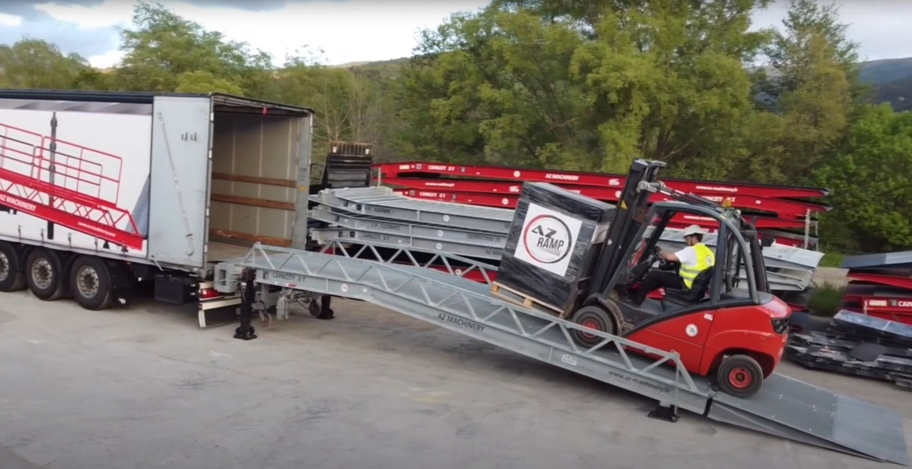 Loading Ramp with with hydraulic tilting bridge - AZ RAMP - STAR- 12T FULL GALVA - Товарна рампа: снимка 5 Loading Ramp with with hydraulic tilting bridge - AZ RAMP - STAR- 12T FULL GALVA - Товарна рампа: снимка 5