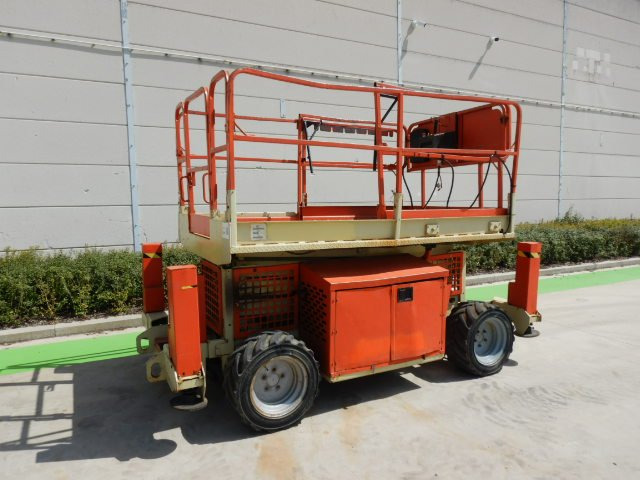 Used scissor Lift Diesel 4x4 JLG 260 MRT - Ножична работна платформа: снимка 3 Used scissor Lift Diesel 4x4 JLG 260 MRT - Ножична работна платформа: снимка 3