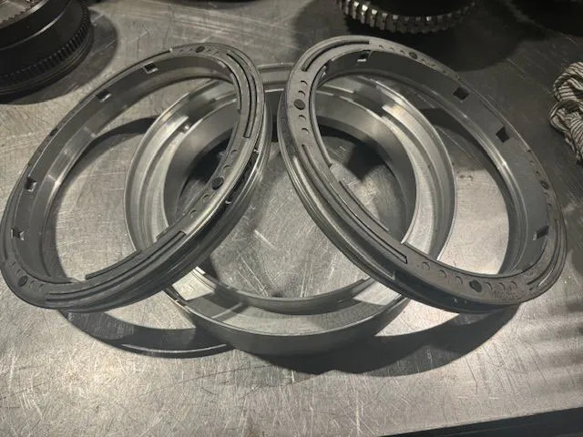 Volvo Piston B2, B3 and cylinder, PT1560, 1860, 1660, 1562, 1862, 1760,1761, 1761A, 1563, 1863, 1509, 2519, 2529, - Скоростна кутия: снимка 1 Volvo Piston B2, B3 and cylinder, PT1560, 1860, 1660, 1562, 1862, 1760,1761, 1761A, 1563, 1863, 1509, 2519, 2529, - Скоростна кутия: снимка 1