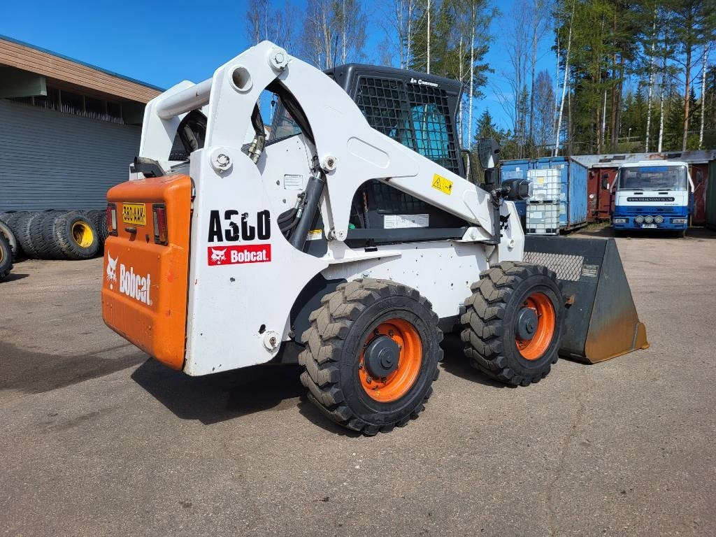Мини челен товарач Bobcat A 300: снимка 10
