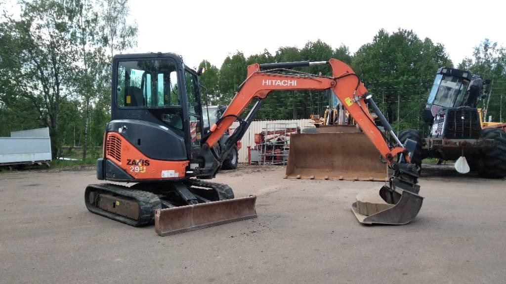 Hitachi ZX 29 U-3 CLR - Мини багер: снимка 2 Hitachi ZX 29 U-3 CLR - Мини багер: снимка 2