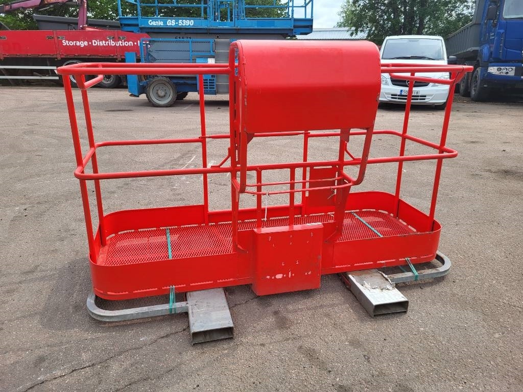 Manitou 200 ATJ kori - Вертикална работна платформа: снимка 5 Manitou 200 ATJ kori - Вертикална работна платформа: снимка 5