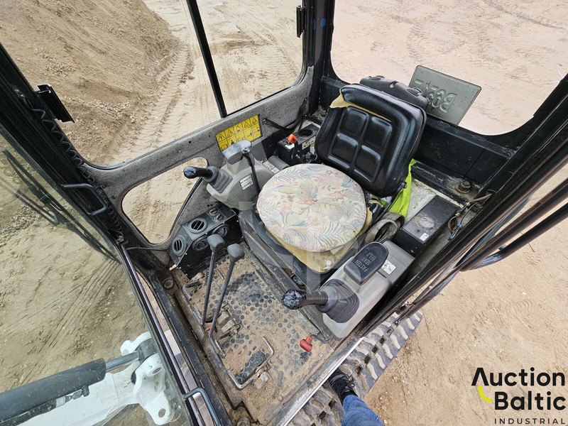 Bobcat E 14 - Мини багер: снимка 5 Bobcat E 14 - Мини багер: снимка 5