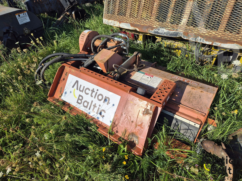 Bobcat FC 155 - Дробилка за дървесина: снимка 1 Bobcat FC 155 - Дробилка за дървесина: снимка 1