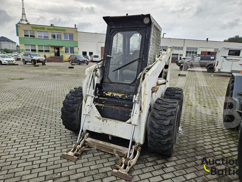 Bobcat - Мини челен товарач: снимка 1 Bobcat - Мини челен товарач: снимка 1