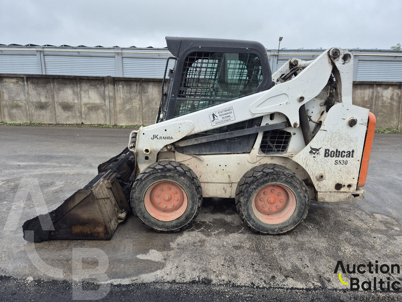 Bobcat S 530 - Мини челен товарач: снимка 3 Bobcat S 530 - Мини челен товарач: снимка 3