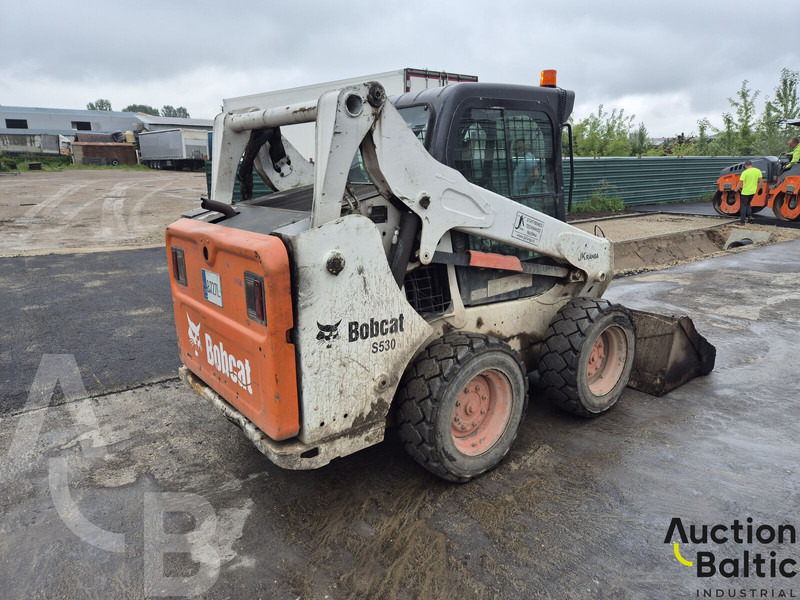 Bobcat S 530 - Мини челен товарач: снимка 4 Bobcat S 530 - Мини челен товарач: снимка 4