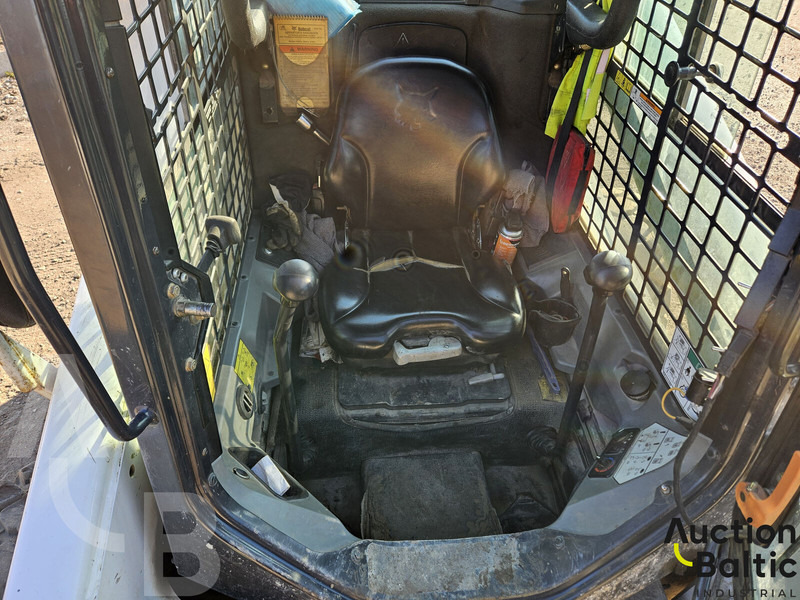 Bobcat S 650 - Мини челен товарач: снимка 5 Bobcat S 650 - Мини челен товарач: снимка 5