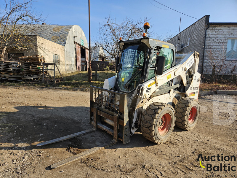 Bobcat S 650 - Мини челен товарач: снимка 2 Bobcat S 650 - Мини челен товарач: снимка 2