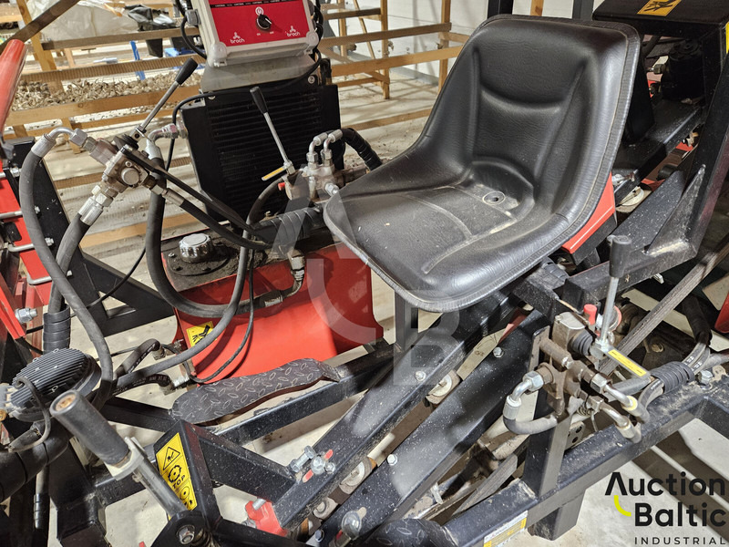 Broch ARAT-1 - Зърнокомбайн: снимка 5 Broch ARAT-1 - Зърнокомбайн: снимка 5