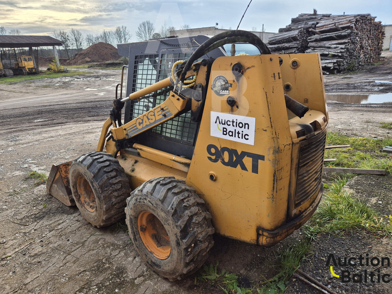 Case 90 XT - Мини челен товарач: снимка 4 Case 90 XT - Мини челен товарач: снимка 4