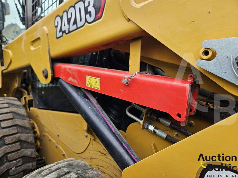Мини челен товарач Caterpillar 242 D 3: снимка 13