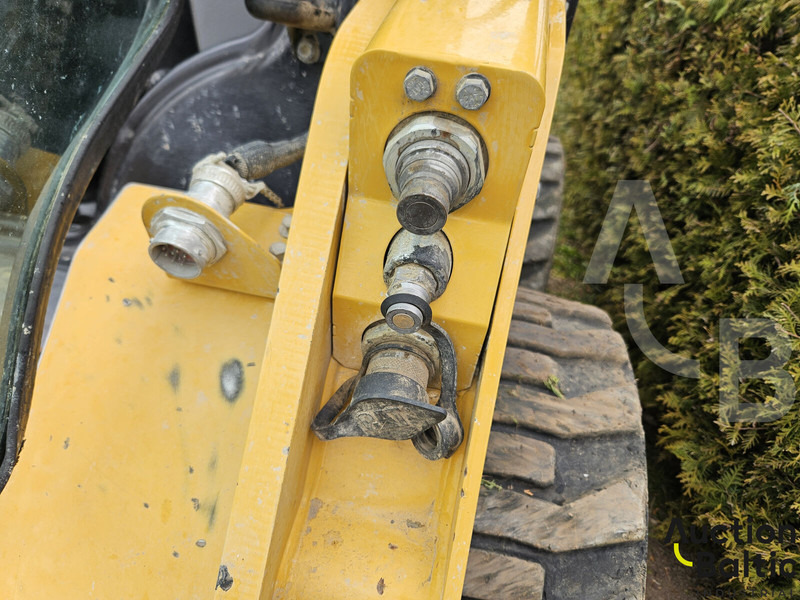 Мини челен товарач Caterpillar 242 D 3: снимка 15