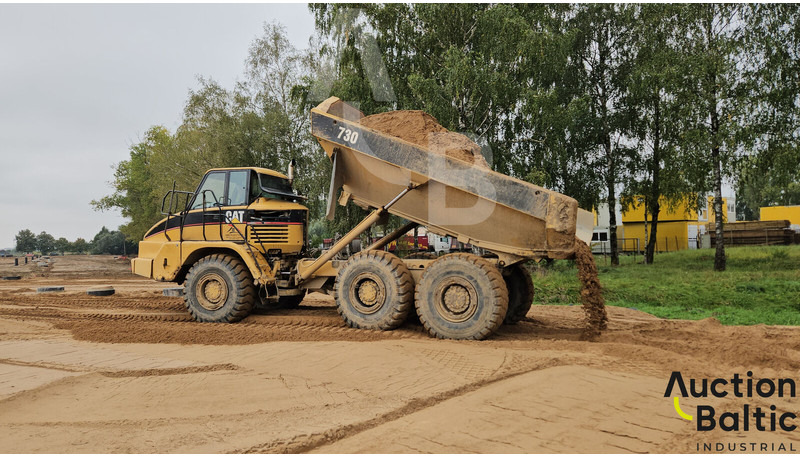 Caterpillar 730 - Съчленен самосвал: снимка 1 Caterpillar 730 - Съчленен самосвал: снимка 1
