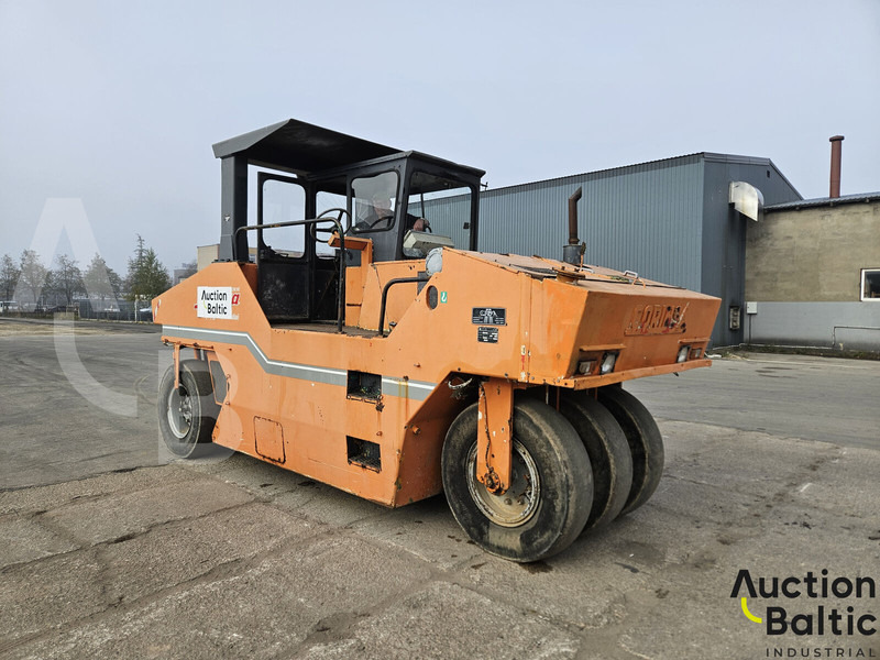 Corinsa CCN 1222 - Пневматичен валяк: снимка 1 Corinsa CCN 1222 - Пневматичен валяк: снимка 1