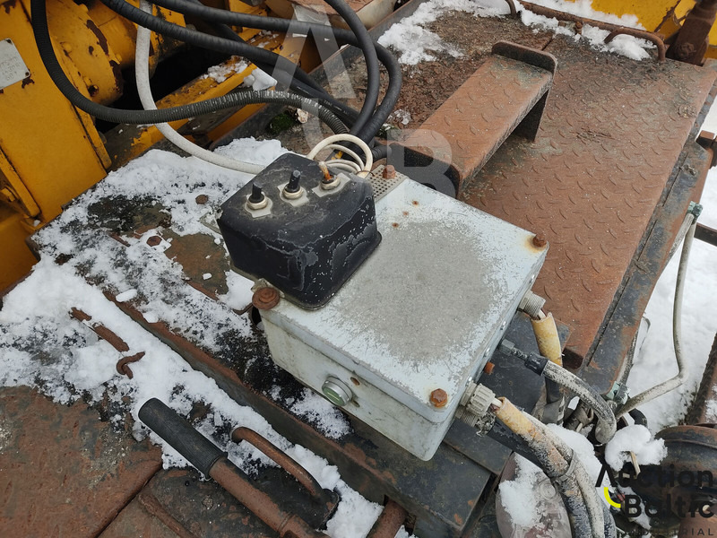 Асфалтополагач Demag DF 120 P: снимка 17 Асфалтополагач Demag DF 120 P: снимка 17