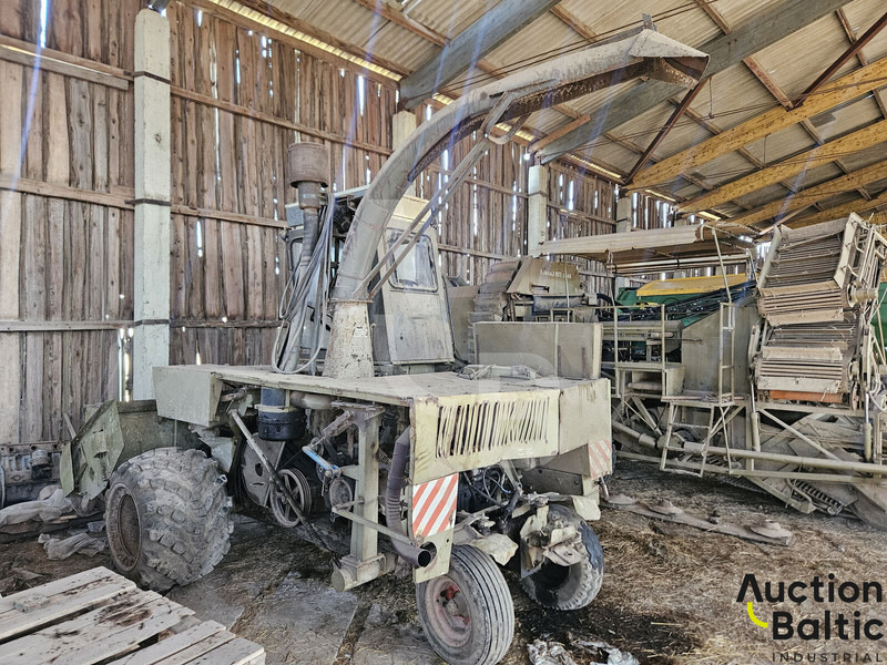 Fortschritt E281C - Силажокомбайн: снимка 1 Fortschritt E281C - Силажокомбайн: снимка 1