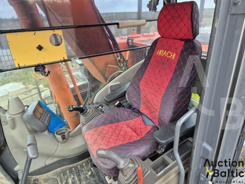 Hitachi ZX 210 LC-3 - Верижен багер: снимка 5 Hitachi ZX 210 LC-3 - Верижен багер: снимка 5