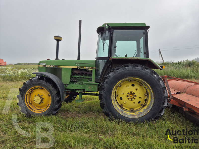 John Deere MFWD - Трактор: снимка 3 John Deere MFWD - Трактор: снимка 3