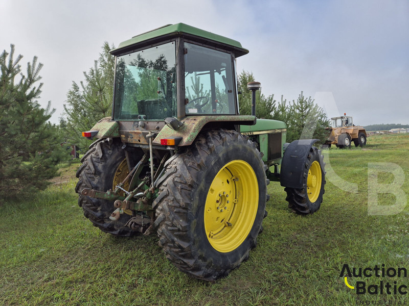 John Deere MFWD - Трактор: снимка 3 John Deere MFWD - Трактор: снимка 3