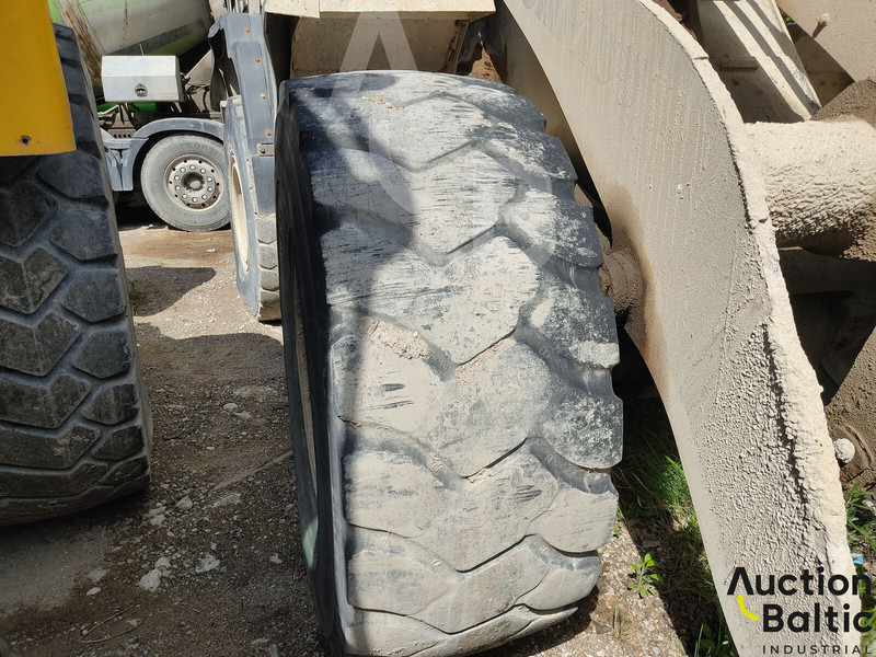 Колесен товарач Komatsu WA250-5: снимка 19