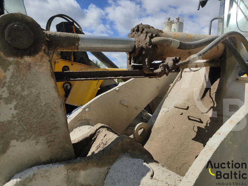 Колесен товарач Komatsu WA250-5: снимка 15
