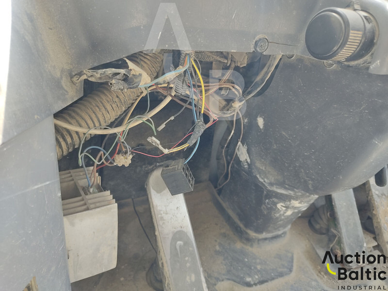 Колесен товарач Komatsu WA250-5: снимка 12