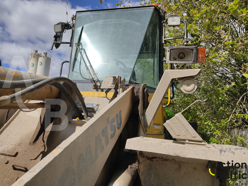 Колесен товарач Komatsu WA250-5: снимка 10