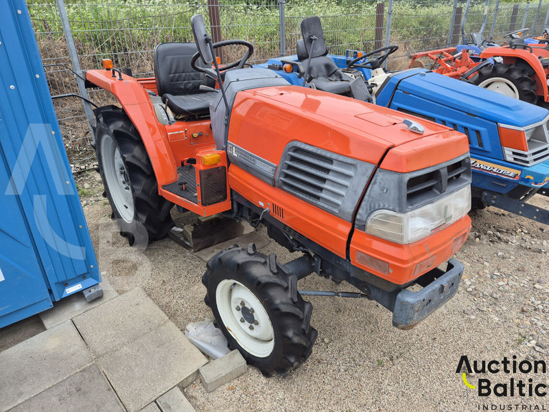 Kubota GL 240 - Трактор: снимка 1 Kubota GL 240 - Трактор: снимка 1