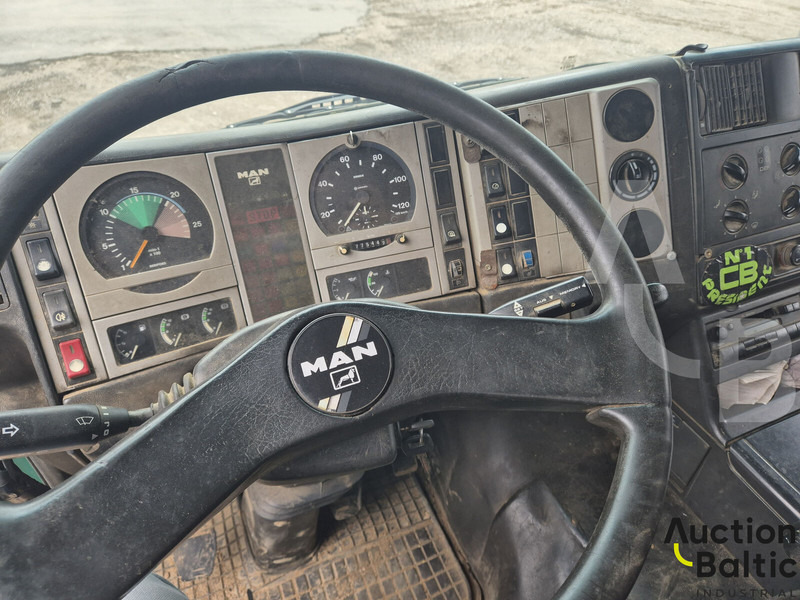 Самосвал камион MAN 26.364: снимка 8 Самосвал камион MAN 26.364: снимка 8