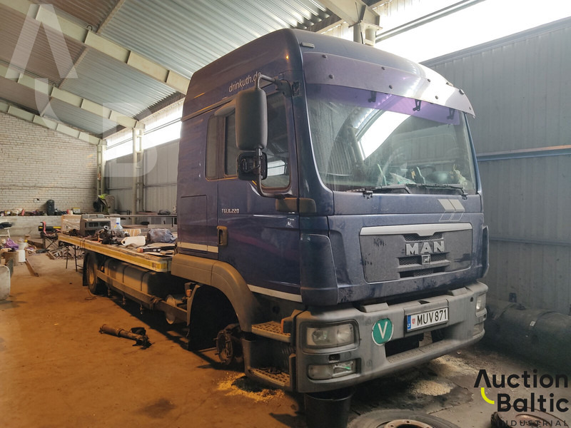 MAN TGL 8.220 4X2 BL - Бордови камион: снимка 1 MAN TGL 8.220 4X2 BL - Бордови камион: снимка 1