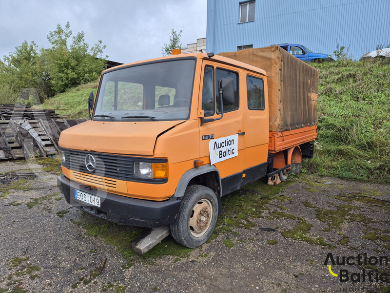 Mercedes-Benz 609 D - Камион с брезент: снимка 1 Mercedes-Benz 609 D - Камион с брезент: снимка 1