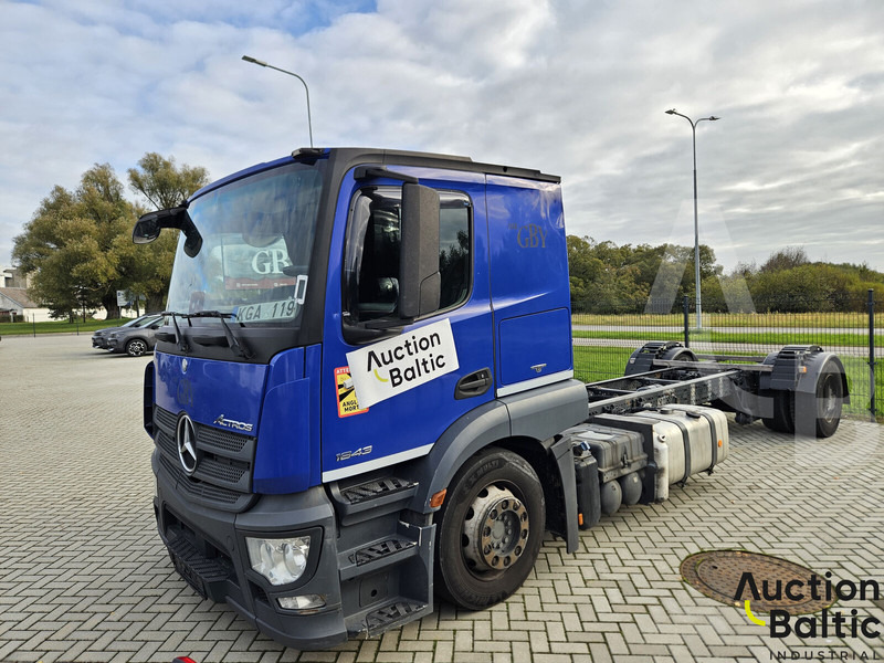 Mercedes-Benz Actros 1843 - Шаси кабина: снимка 3 Mercedes-Benz Actros 1843 - Шаси кабина: снимка 3