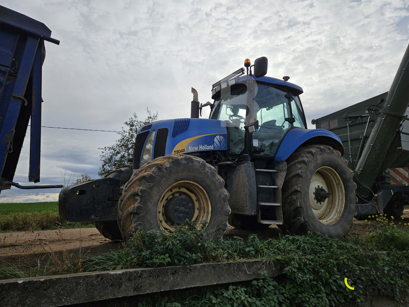 New Holland T 8040 - Трактор: снимка 2 New Holland T 8040 - Трактор: снимка 2