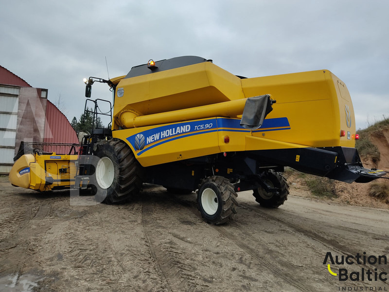 New Holland TC 5.90 - Зърнокомбайн: снимка 5 New Holland TC 5.90 - Зърнокомбайн: снимка 5