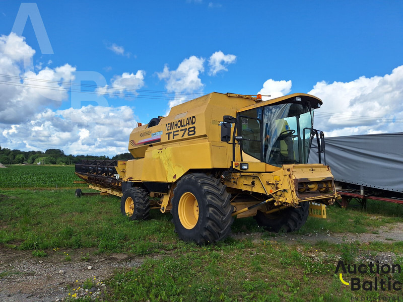 New Holland TF 78 - Зърнокомбайн: снимка 2 New Holland TF 78 - Зърнокомбайн: снимка 2