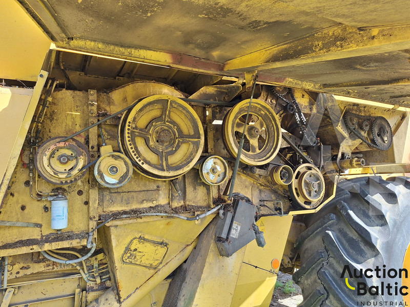 Зърнокомбайн За превоз на хранителни стоки New Holland TF 78: снимка 12