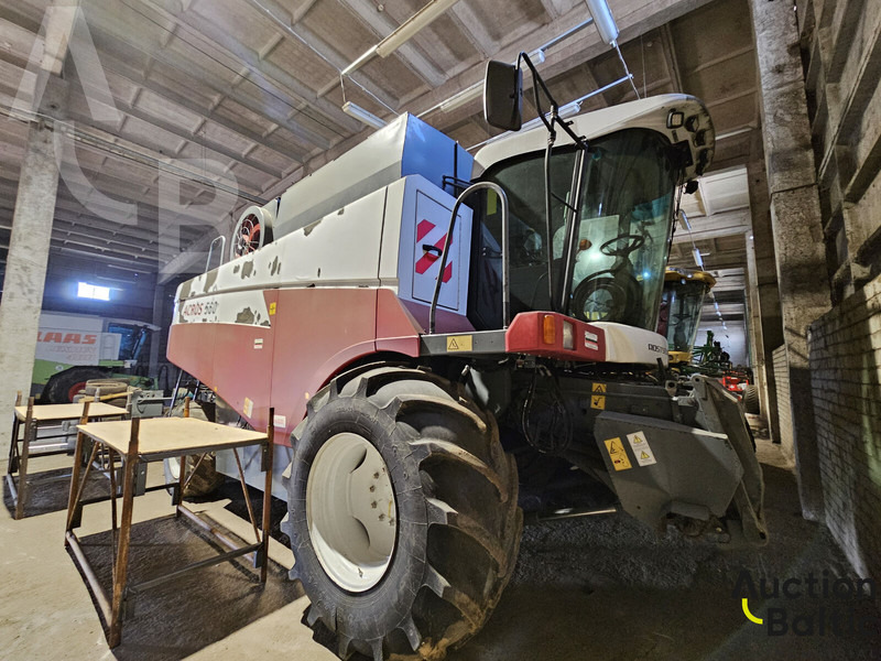 Rostselmash Rostselmash ACROS 560 - Зърнокомбайн: снимка 1 Rostselmash Rostselmash ACROS 560 - Зърнокомбайн: снимка 1