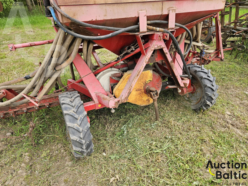 SPU 4 - Комбинирана сеялка: снимка 5 SPU 4 - Комбинирана сеялка: снимка 5