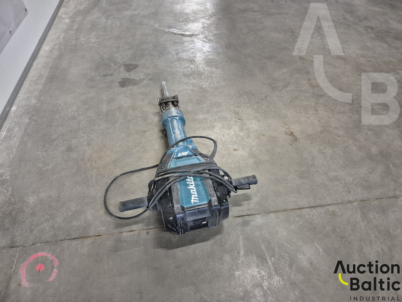 Makita HM1812 - Строителна техника: снимка 4 Makita HM1812 - Строителна техника: снимка 4