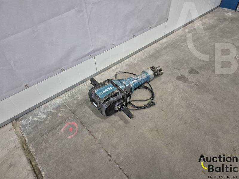 Makita HM1812 - Строителна техника: снимка 3 Makita HM1812 - Строителна техника: снимка 3