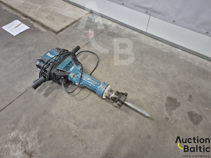 Makita HM1812 - Строителна техника: снимка 1 Makita HM1812 - Строителна техника: снимка 1