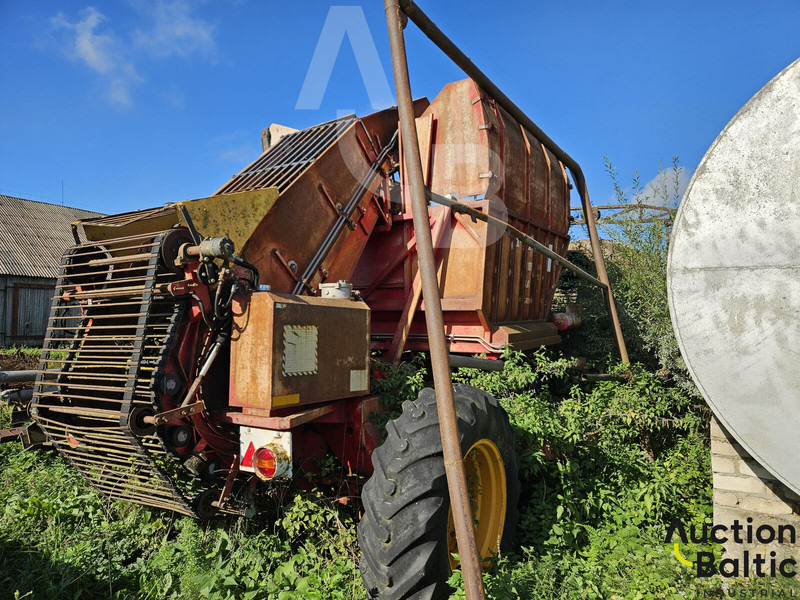 TIM Sugar beet harvester - Зърнокомбайн: снимка 2 TIM Sugar beet harvester - Зърнокомбайн: снимка 2