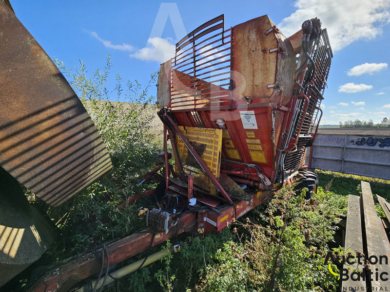 TIM Sugar beet harvester - Зърнокомбайн: снимка 4 TIM Sugar beet harvester - Зърнокомбайн: снимка 4