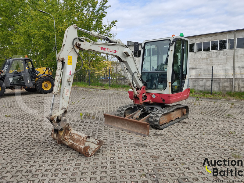 Takeuchi TB228 - Мини багер: снимка 1 Takeuchi TB228 - Мини багер: снимка 1