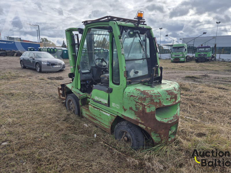 UniCarriers 30 - Дизелов мотокар: снимка 5 UniCarriers 30 - Дизелов мотокар: снимка 5
