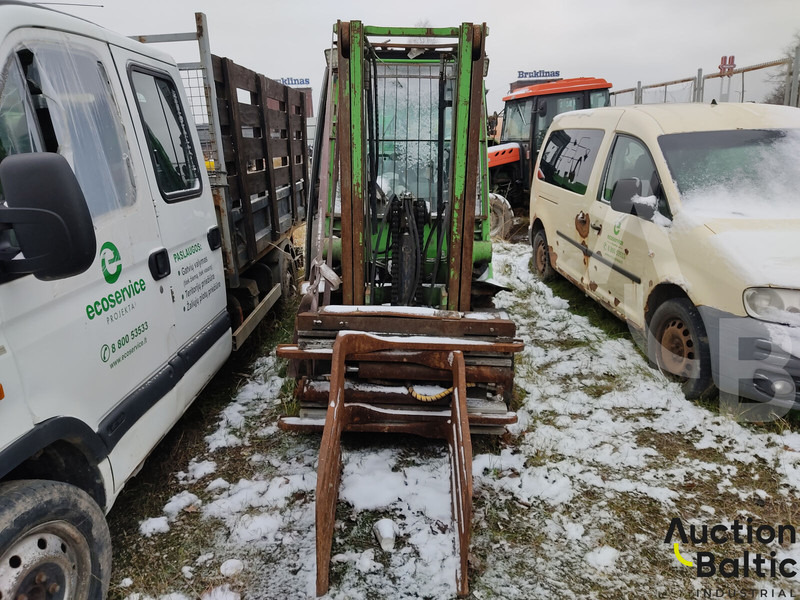 UniCarriers 30 - Дизелов мотокар: снимка 4 UniCarriers 30 - Дизелов мотокар: снимка 4