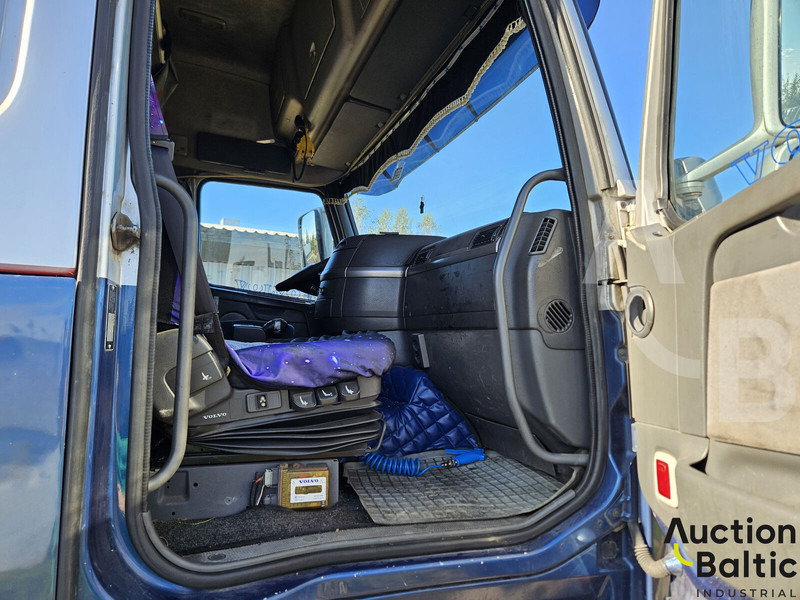 Влекач Volvo FH12: снимка 6