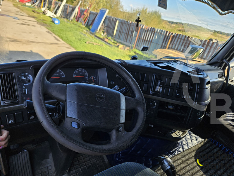 Влекач Volvo FH12: снимка 9